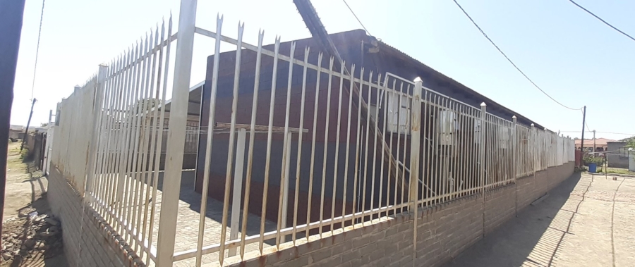 1 Bedroom Property for Sale in Botshabelo Free State